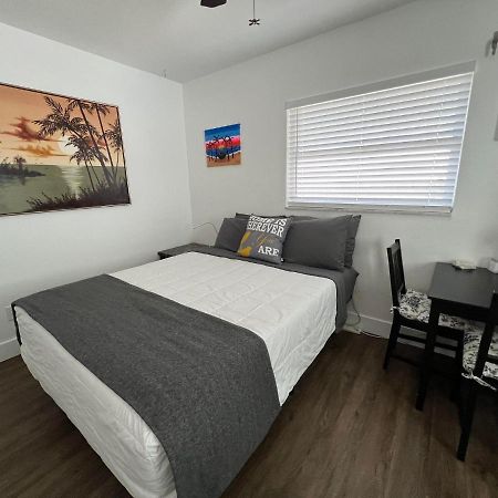 Cozy Private Studio W/Own Yard - 3Mi From Beach Seminole Bagian luar foto