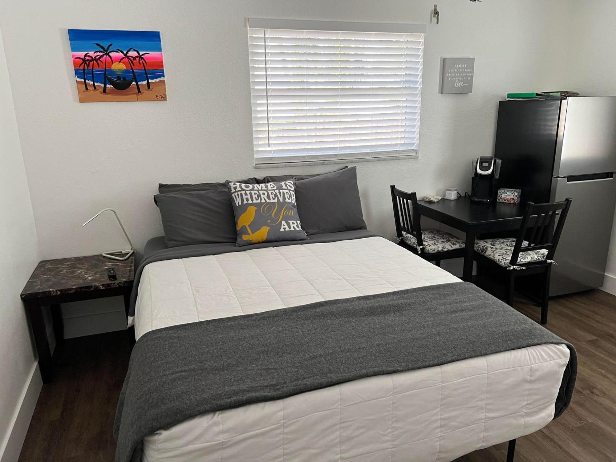 Cozy Private Studio W/Own Yard - 3Mi From Beach Seminole Bagian luar foto